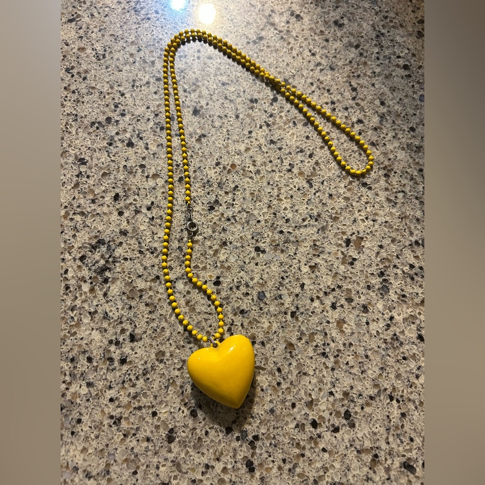 Vintage 80’s Yellow Heart Pendant Beaded Necklace